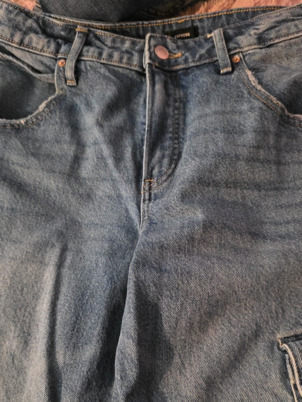 Express Men's Light Blue Relaxed Fit Denim Jeans